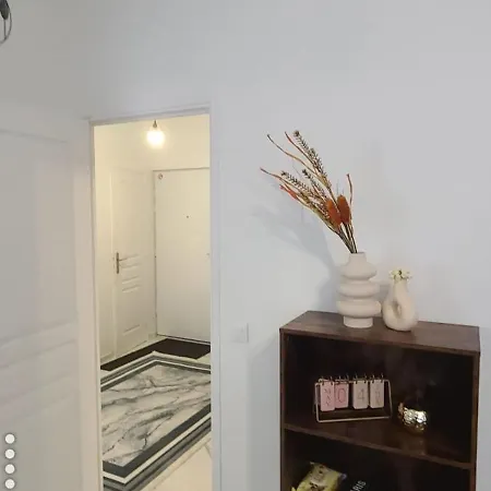 Apartment Cosy Cdg Paris Asterix
