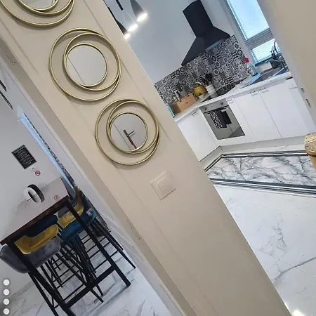 Cosy Cdg Paris Asterix Apartment *