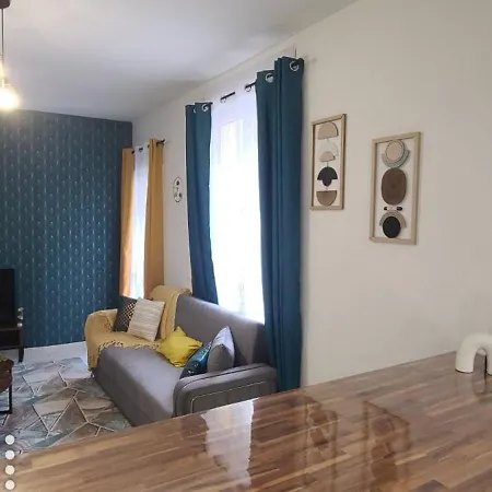 Cosy Cdg Paris Asterix Apartment *